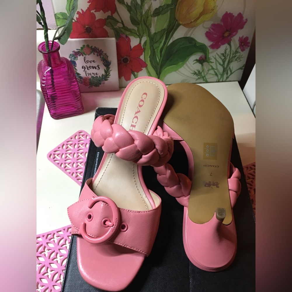 New Coach pink buckle sandals size 7 - Picture 2 of 2